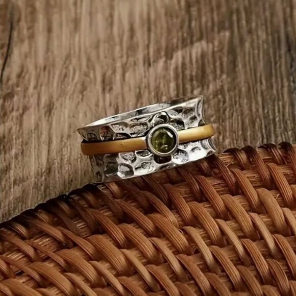 NEW Hammered Silver Plated and Gold Peridot Chunky Wide Band Ring - Picture 2 of 2